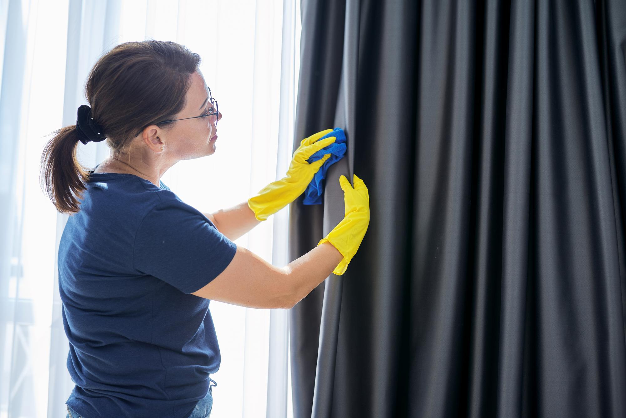 Cortinas limpias y cuidadas, tratamiento para telas sensibles